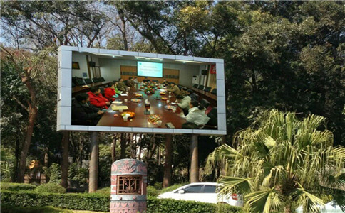 選擇地鐵小尺寸戶(hù)外led屏關(guān)鍵看哪幾點(diǎn)