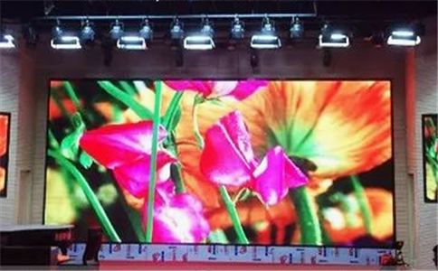 LED顯示屏用于高校有哪些優(yōu)勢？| 成都室內(nèi)全彩屏